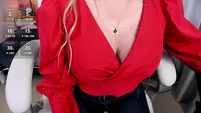 Holly_madison_ on StripChat 