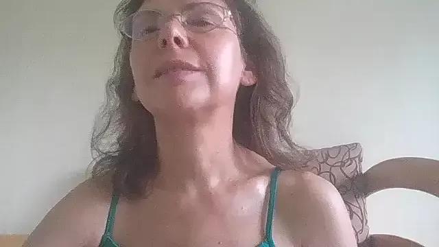 HollyJewel on StripChat 