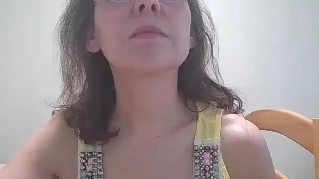 HollyJewel on StripChat 