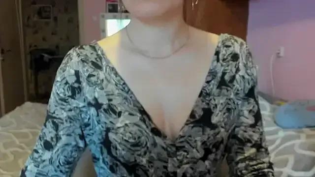 HolmesAriana on StripChat