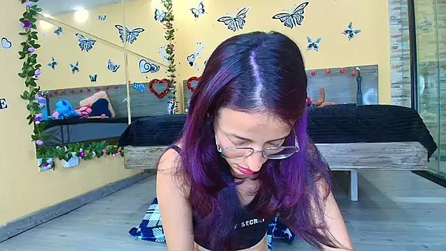 HottCandy21 on StripChat 