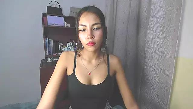 im_miauhg on StripChat 