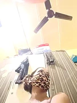 indianliza on StripChat 