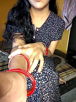 Innocent-pilla on StripChat