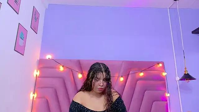 innocenthazel on StripChat