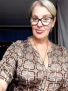 irinamaux on StripChat 