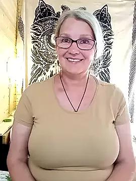 irinamaux on StripChat 