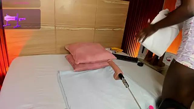 iris_violeta on StripChat 