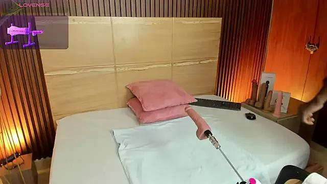 iris_violeta on StripChat 