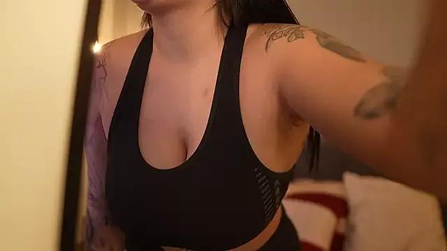 IrisBaker on StripChat 