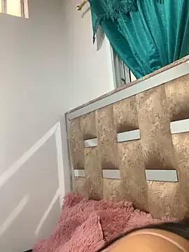 Isaa-Sweet on StripChat 