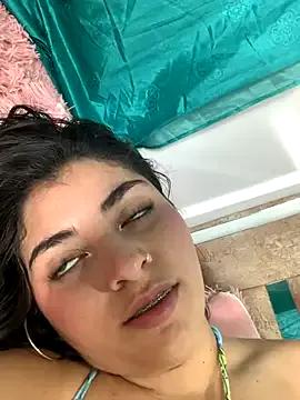 Isaa-Sweet on StripChat 
