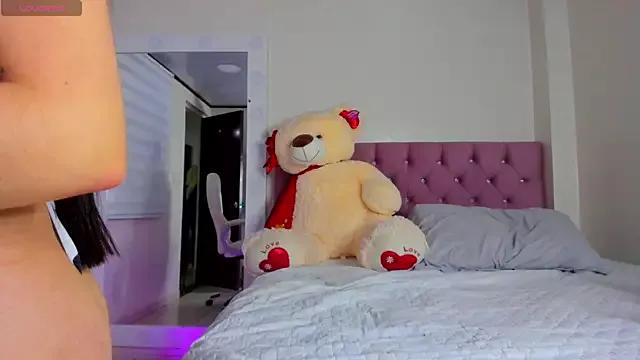 isaa_19 on StripChat 