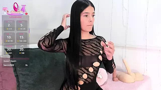 Isaa_Queen on StripChat 