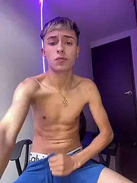 Isaac_tan on StripChat 