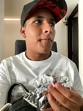 IsaacBlack_ on StripChat 