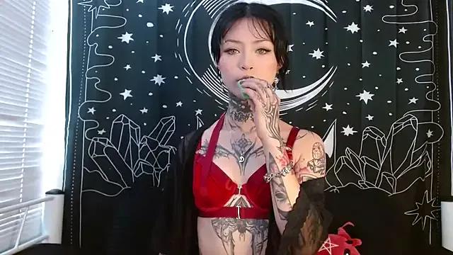 Isabella__dark on StripChat