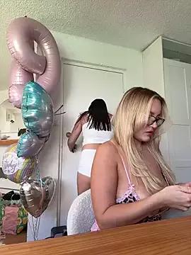 isisxoxx on StripChat 