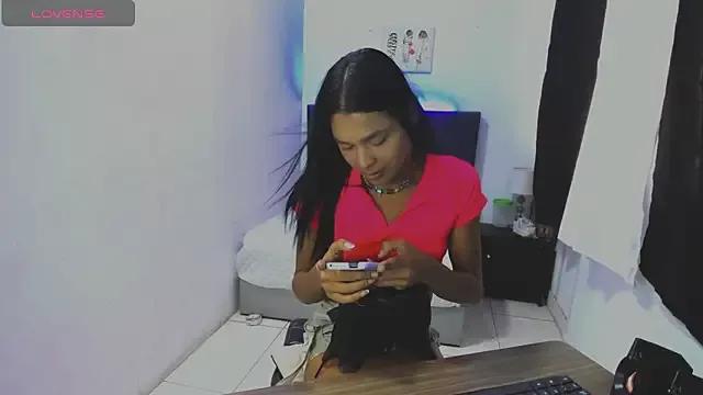 issa_kitty on StripChat 