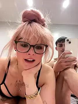Itzz_lolareign — Strip for 2 mins