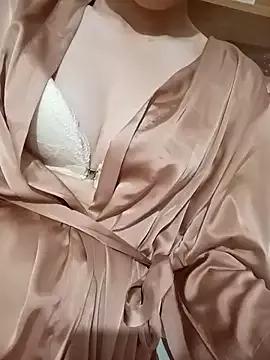 iu_uzZ on StripChat 