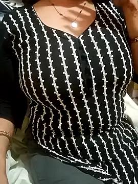 Jaanu_Jaanvi on StripChat 