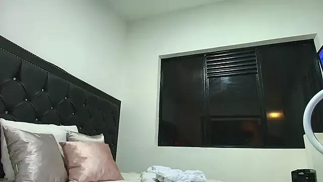 JaddeSquirt on StripChat 