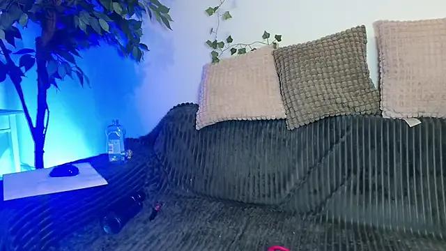 Jasmin-White on StripChat