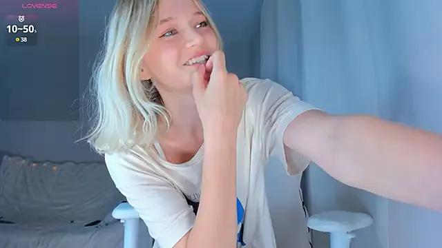 JennyWoody on StripChat 