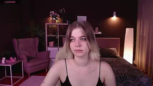 Jess_Marais on StripChat 