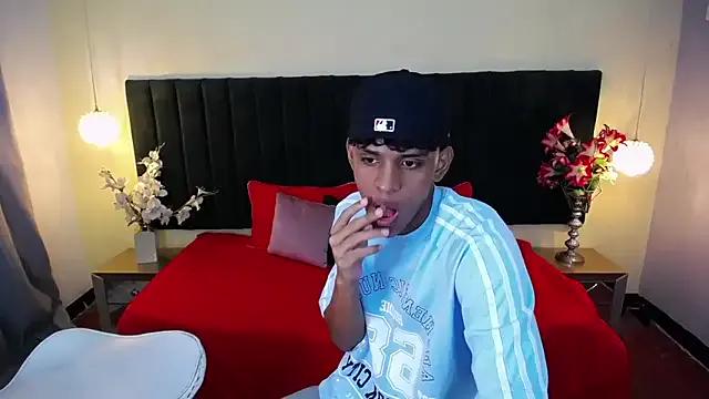jhos_padill on StripChat
