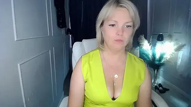 Juarnea on StripChat
