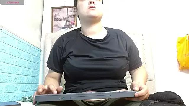 KataleyaStiward on StripChat 