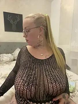 Kathy-Deluxe on StripChat