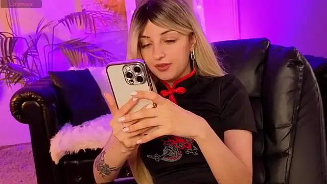 Katty_Lights on StripChat 