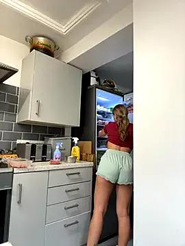 KayleeBella — GET MY BOOBS OUT 