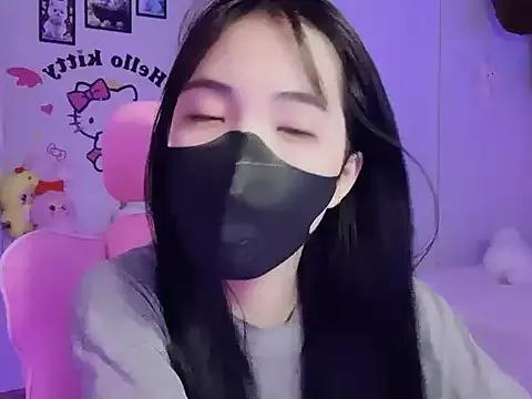 keelinnn19 on StripChat 