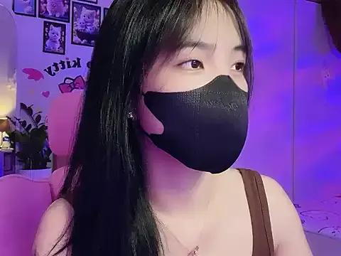 keelinnn19 on StripChat 