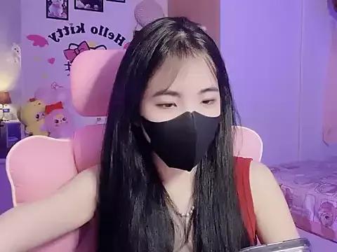 keelinnn19 on StripChat 
