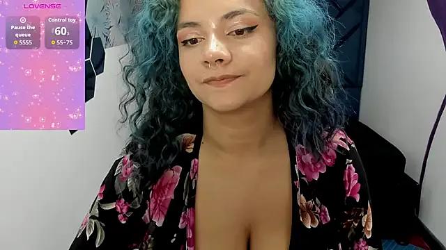 Kiara_Cruz__ on StripChat
