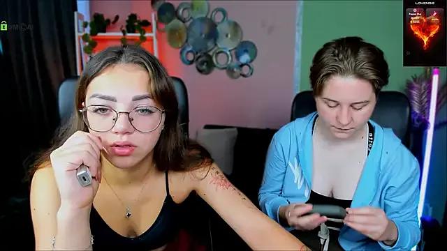 kiki_swan on StripChat