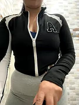 kim_monti — make me squirt in my shorts