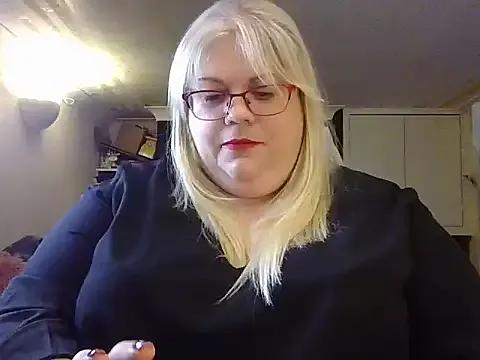 Kinkyhousewife83 — Freechat on StripChat