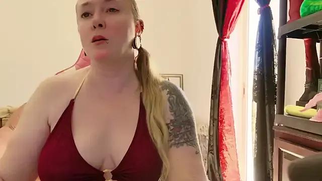 kisicaxx on StripChat 