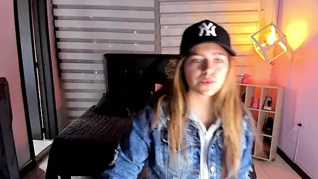 Kitten_Cam on StripChat 
