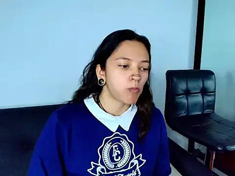 Kitty_ravee on StripChat 