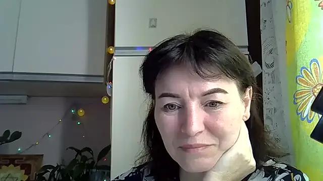 Krystal_82 on StripChat