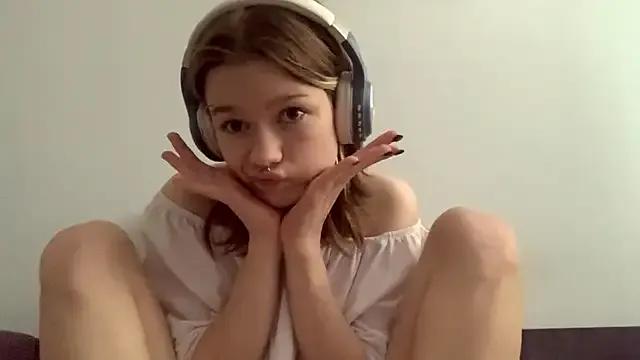 KumBoole — Lick my lips close to cam!