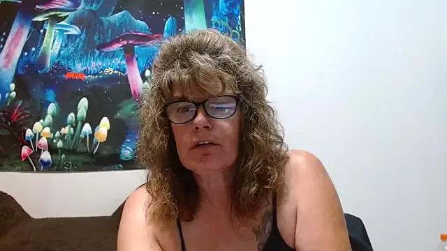 ladylavende3 on StripChat