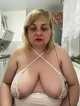 LanaSoftt on StripChat 